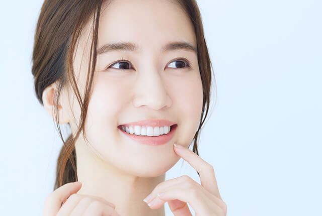 美しい歯の女性